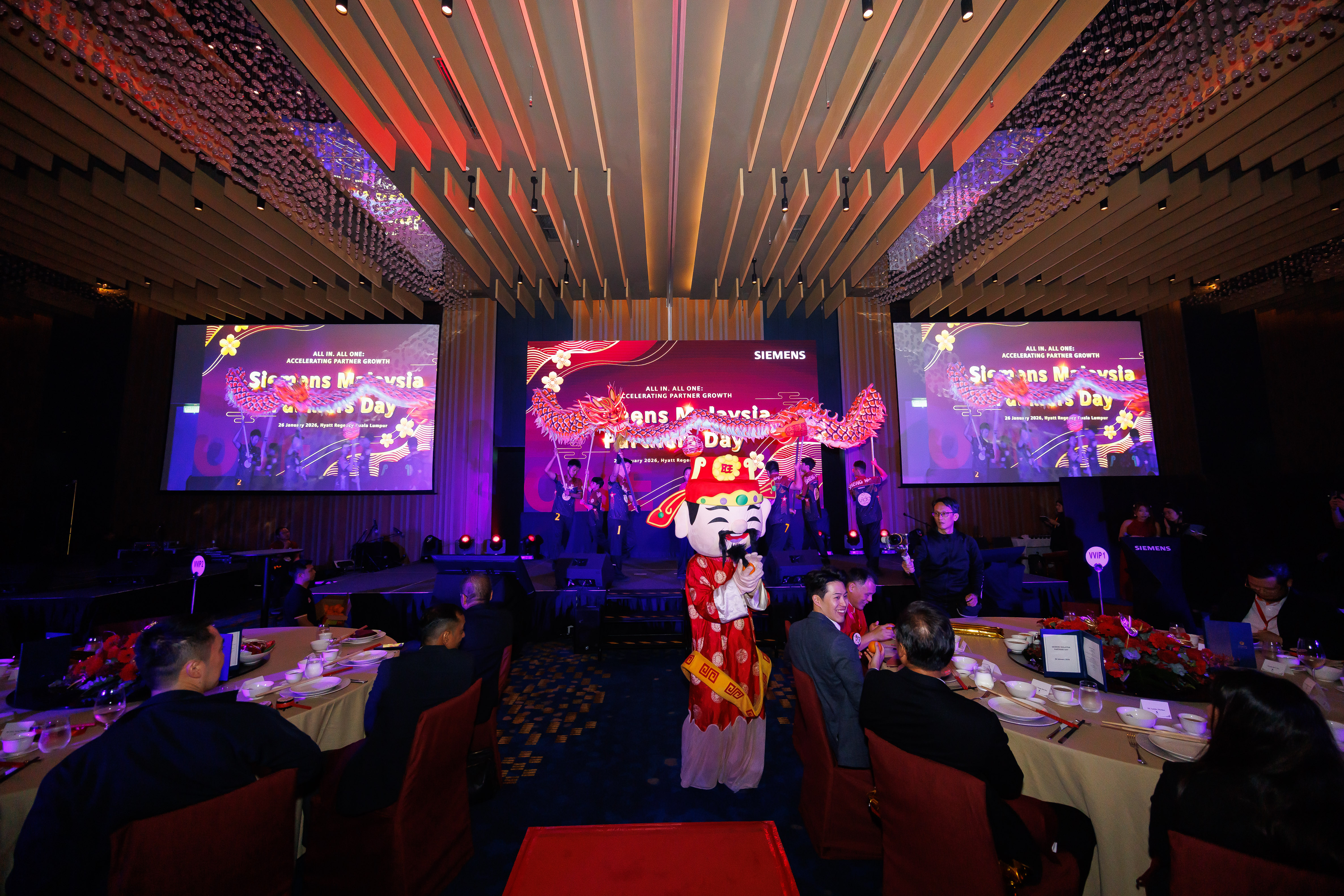 A good event planner will  consider layout flexibility, AV setup, safety requirements  and emergency access to ensure premium first impressions)